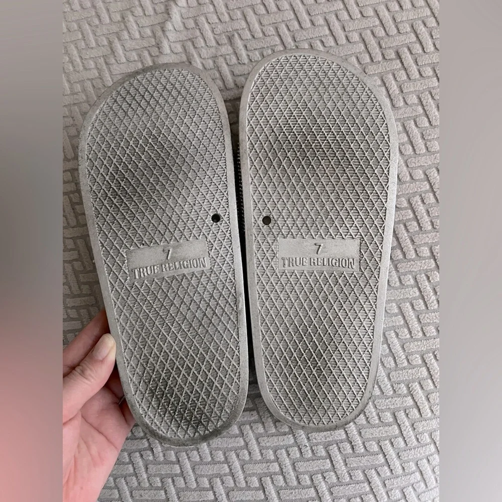 True Religion Slides - Picture 10 of 10